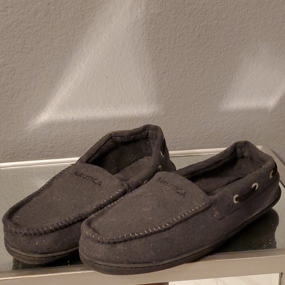 Nautica Like New...in Great Used Condition - Picture 2 of 4